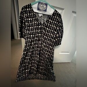 Evereve Black/Cream dress